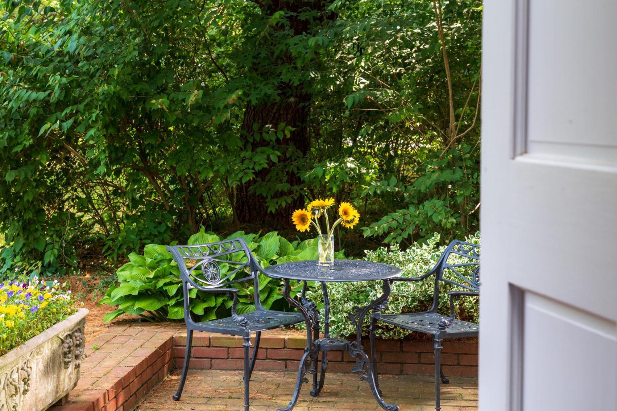 Bed and Breakfast Brampton 1860 Честертаун Экстерьер фото