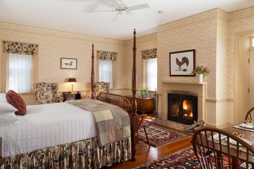 Bed and Breakfast Brampton 1860 Честертаун Номер фото